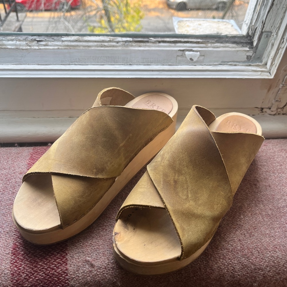 Bryr Sandals - Sample Sale